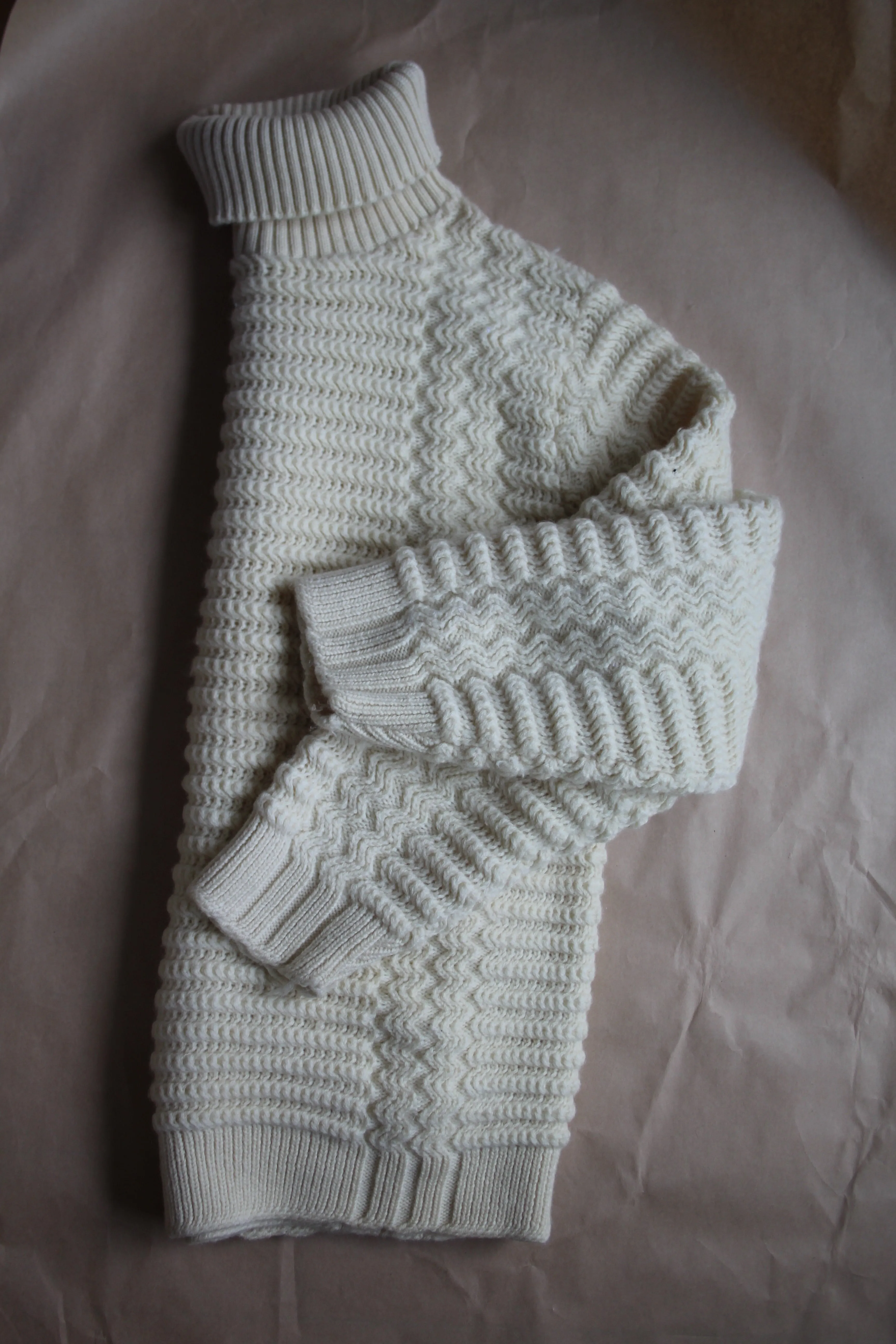 70s Hand Knit Cream Turtleneck - S