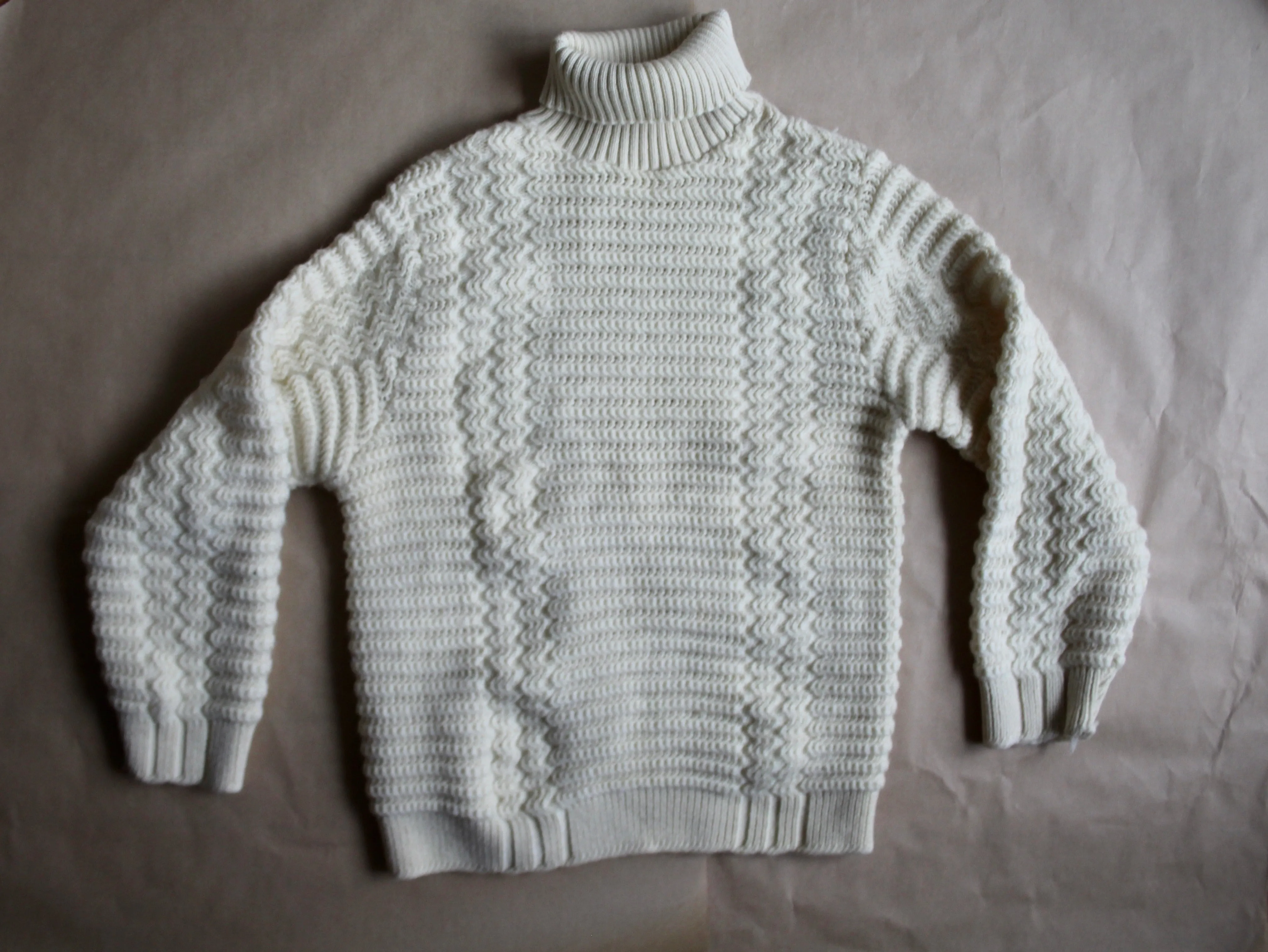 70s Hand Knit Cream Turtleneck - S