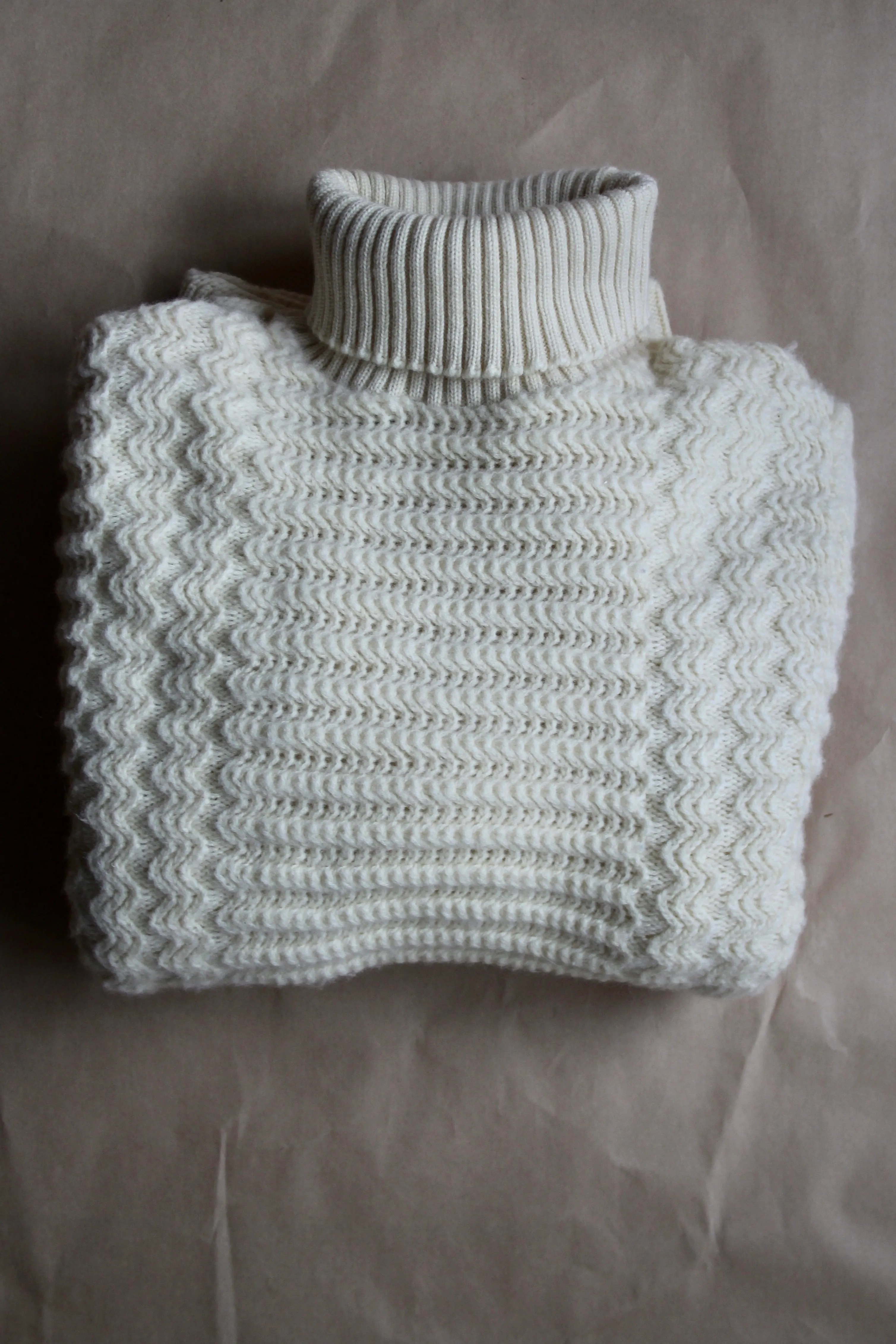 70s Hand Knit Cream Turtleneck - S