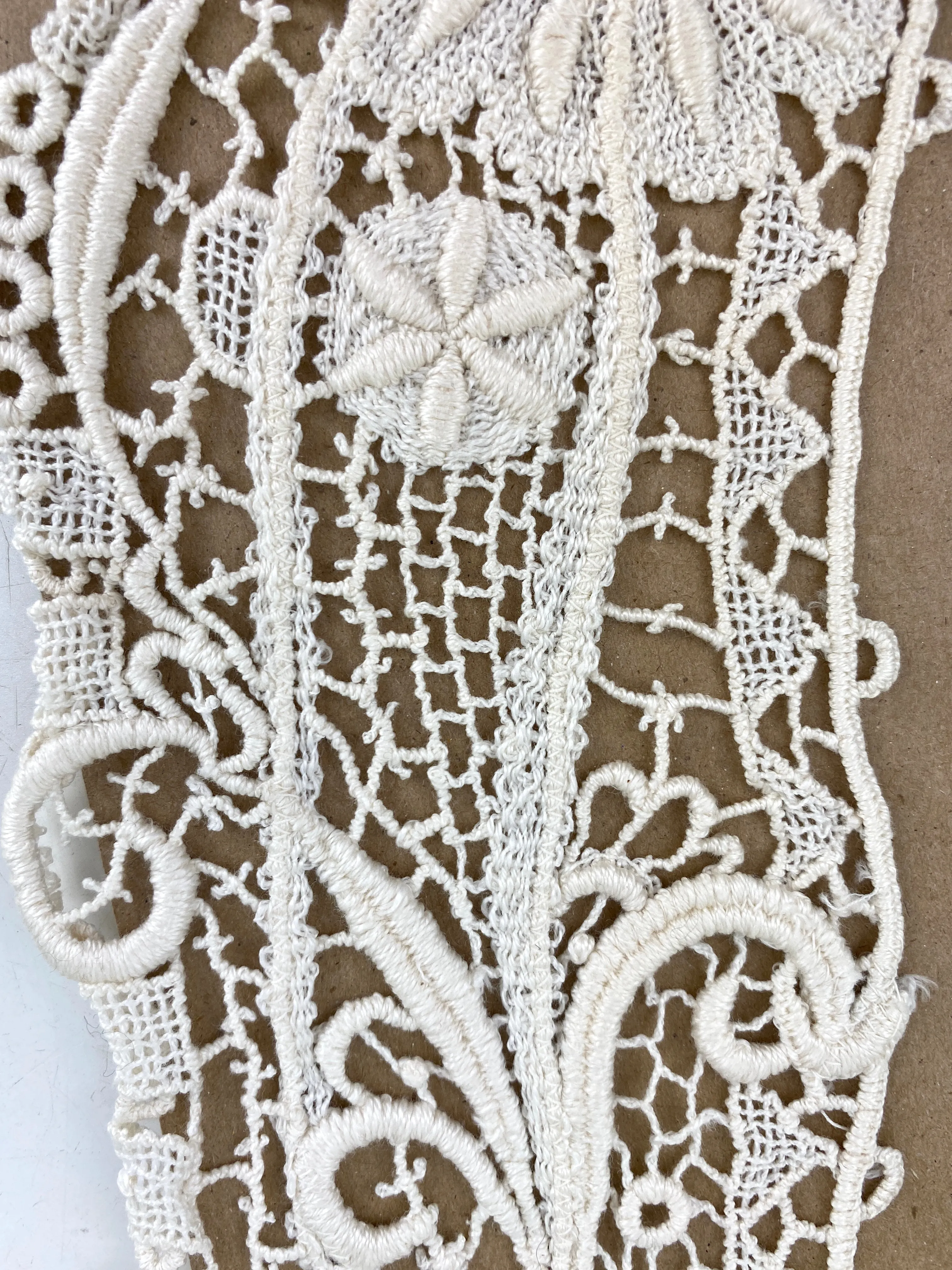 Antique Edwardian White Crochet Lace Collar & Matching Cuffs Set