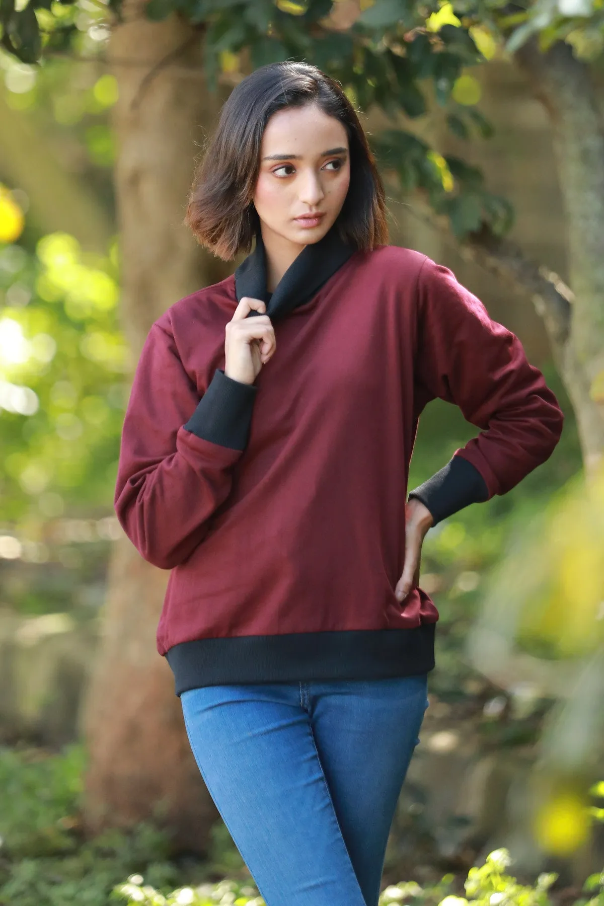 Bea Turtle Neck Pullover - Maroon