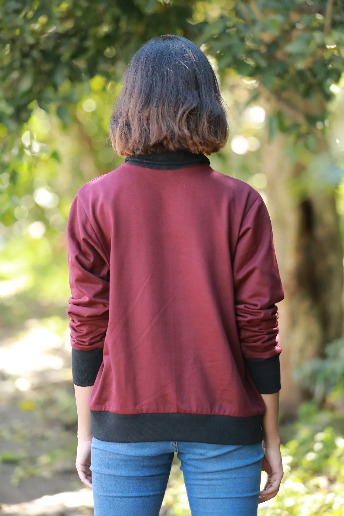 Bea Turtle Neck Pullover - Maroon