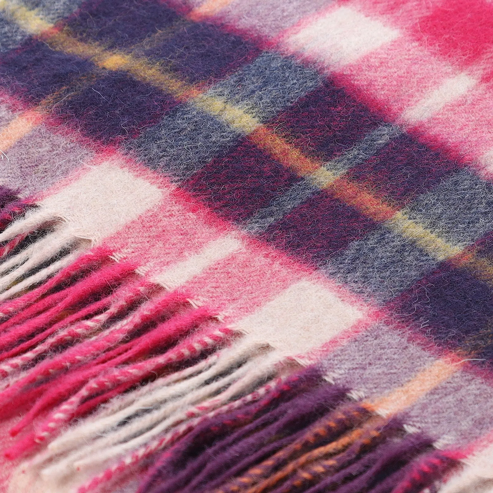 Edinburgh 100% Lambswool Tartan Scarf Cragg Check Eminence