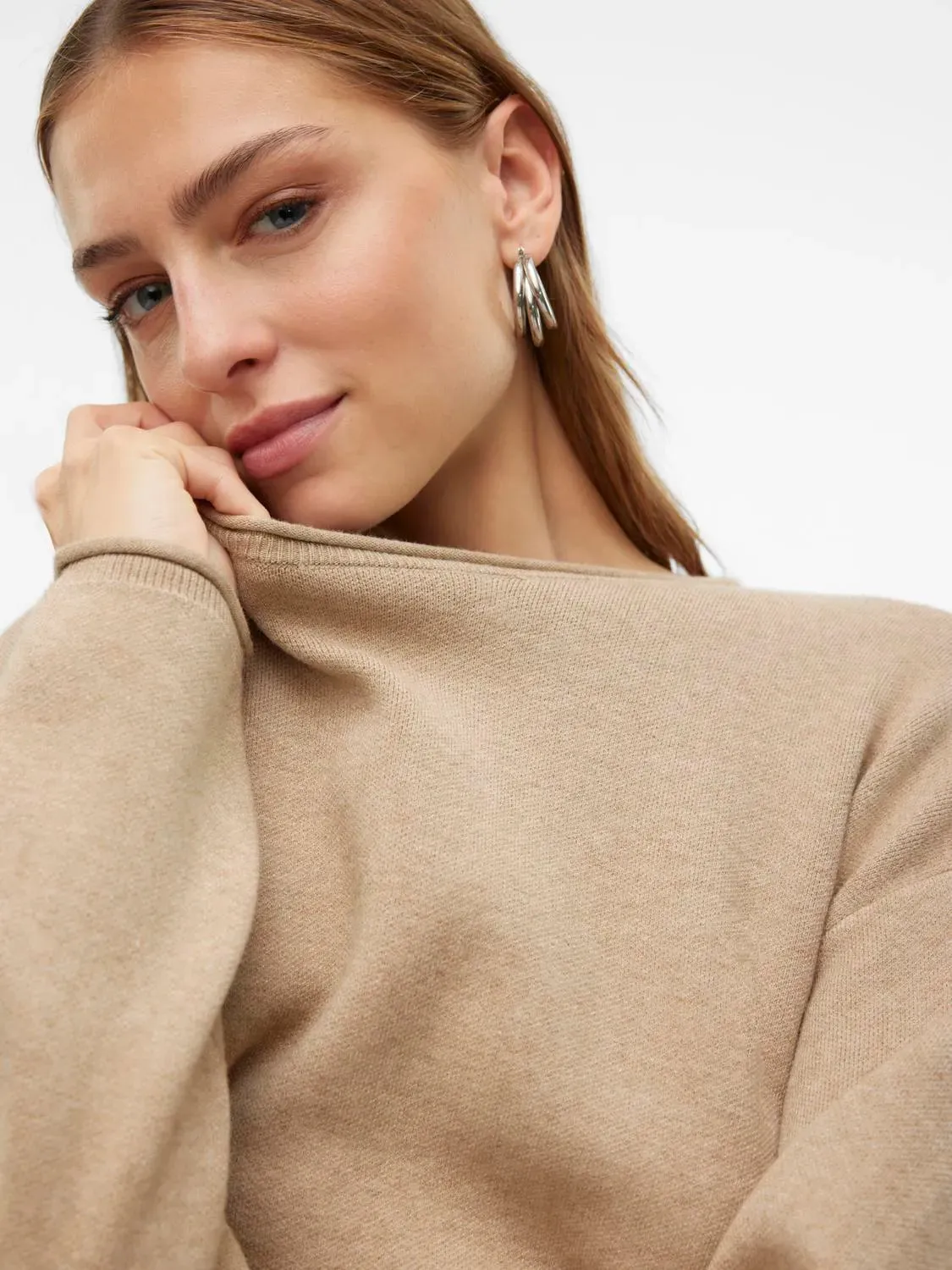 Gold Roll O-Neck Sweater - Camel