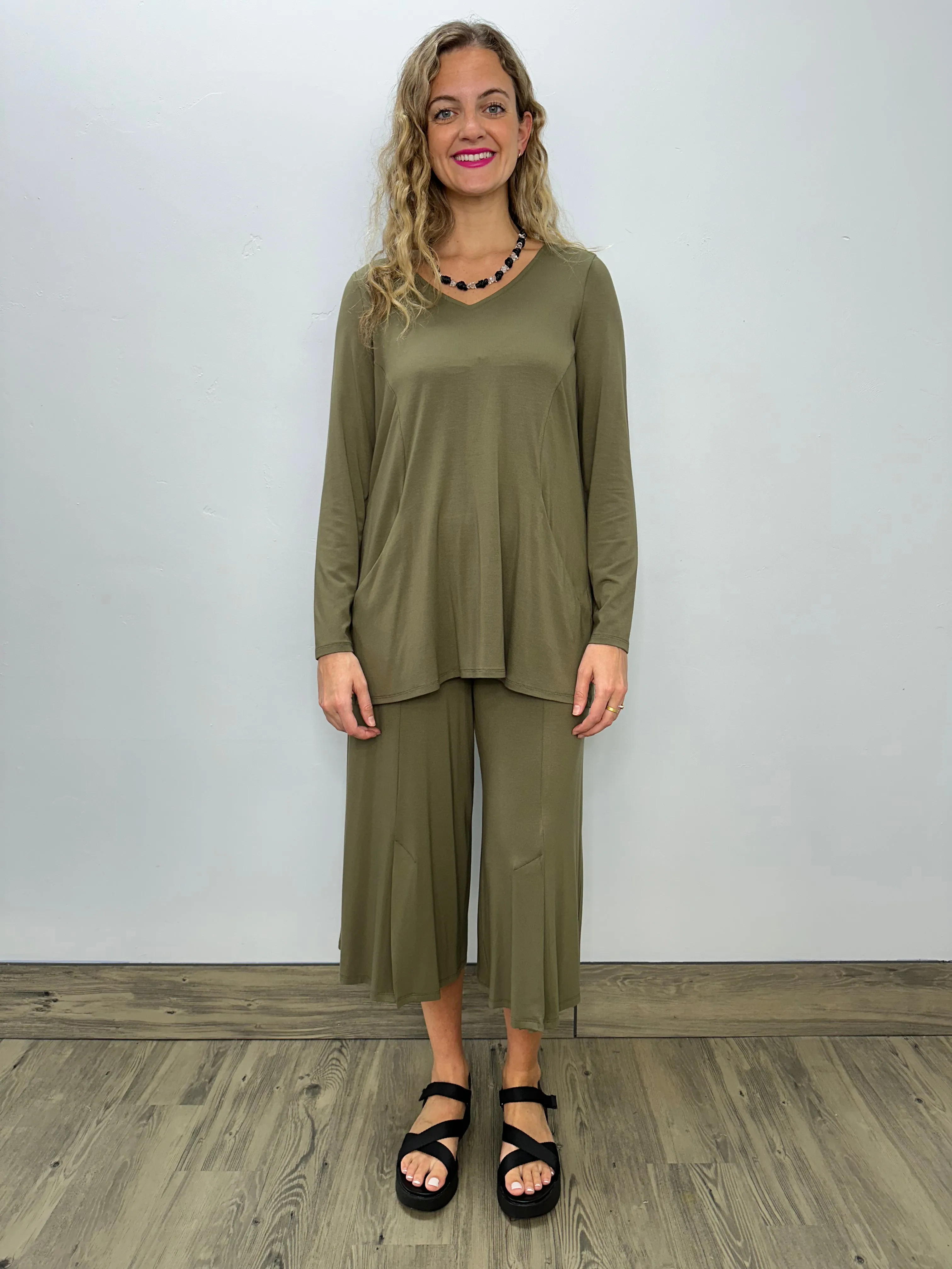 Olive Solid Long Sleeve Tunic with Pockets