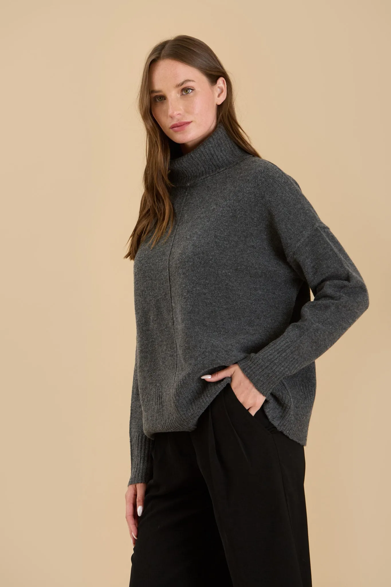 TURTLENECK FRONT SEAM KNIT PULLOVER SWEATER