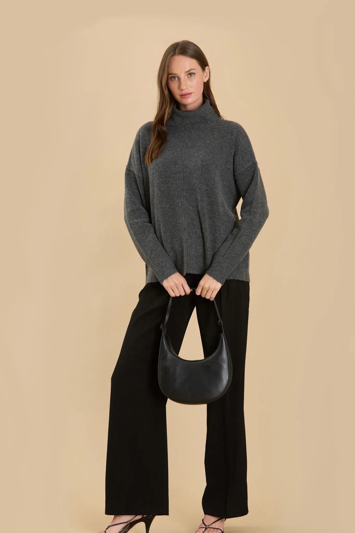 TURTLENECK FRONT SEAM KNIT PULLOVER SWEATER