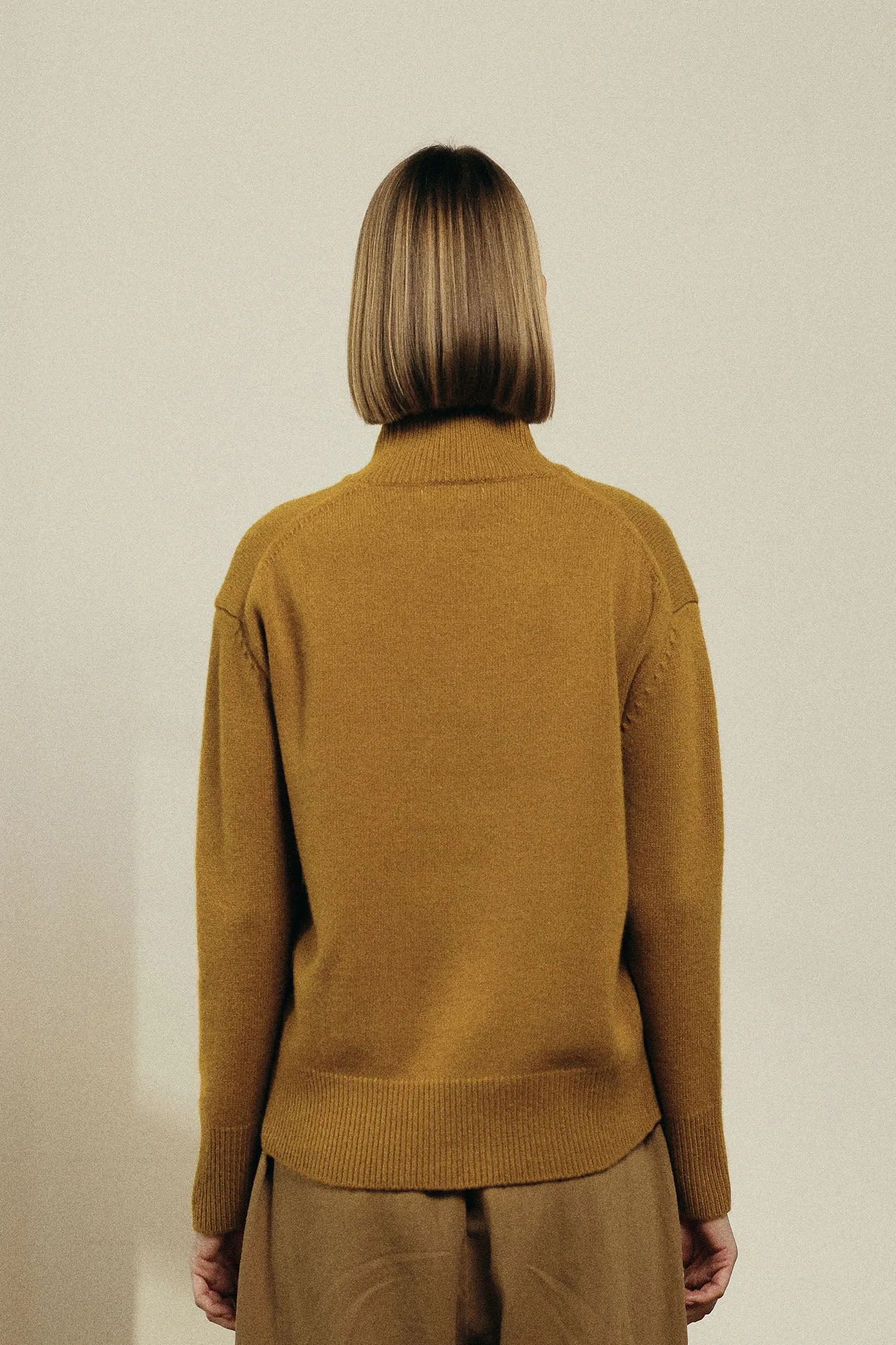 Wool turtleneck long sleeve sweater