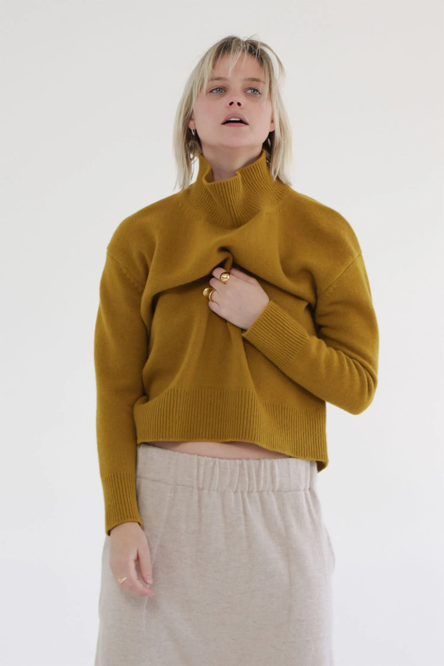 Wool turtleneck long sleeve sweater