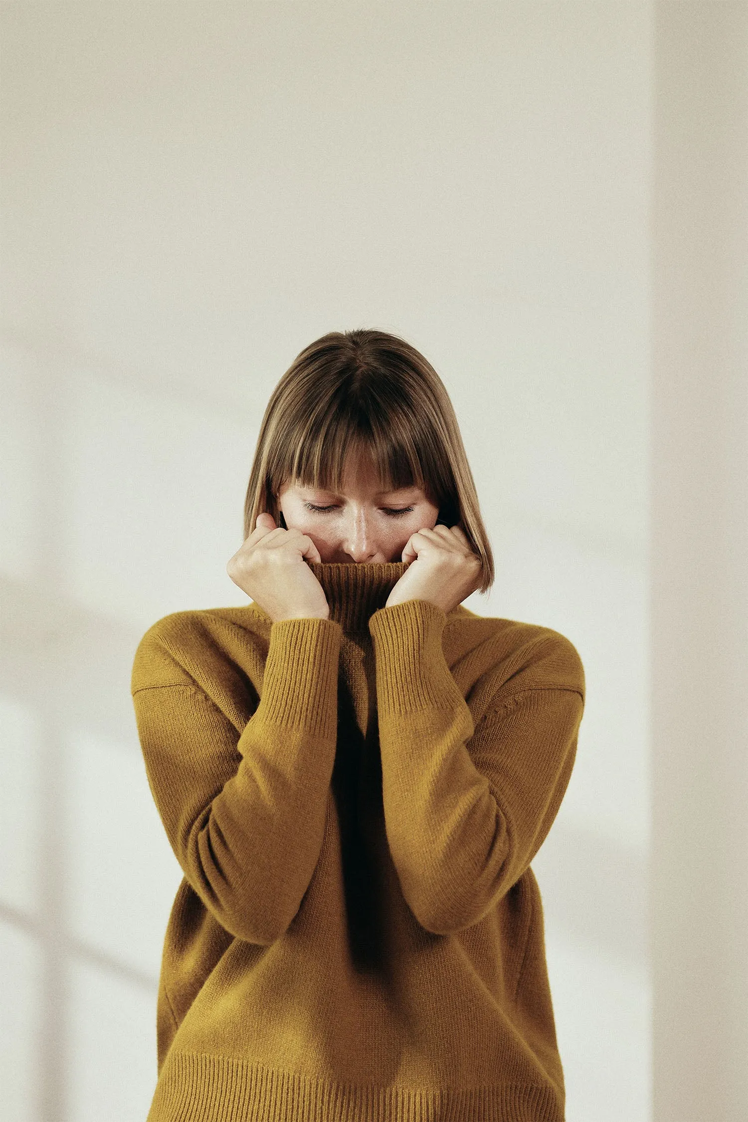 Wool turtleneck long sleeve sweater