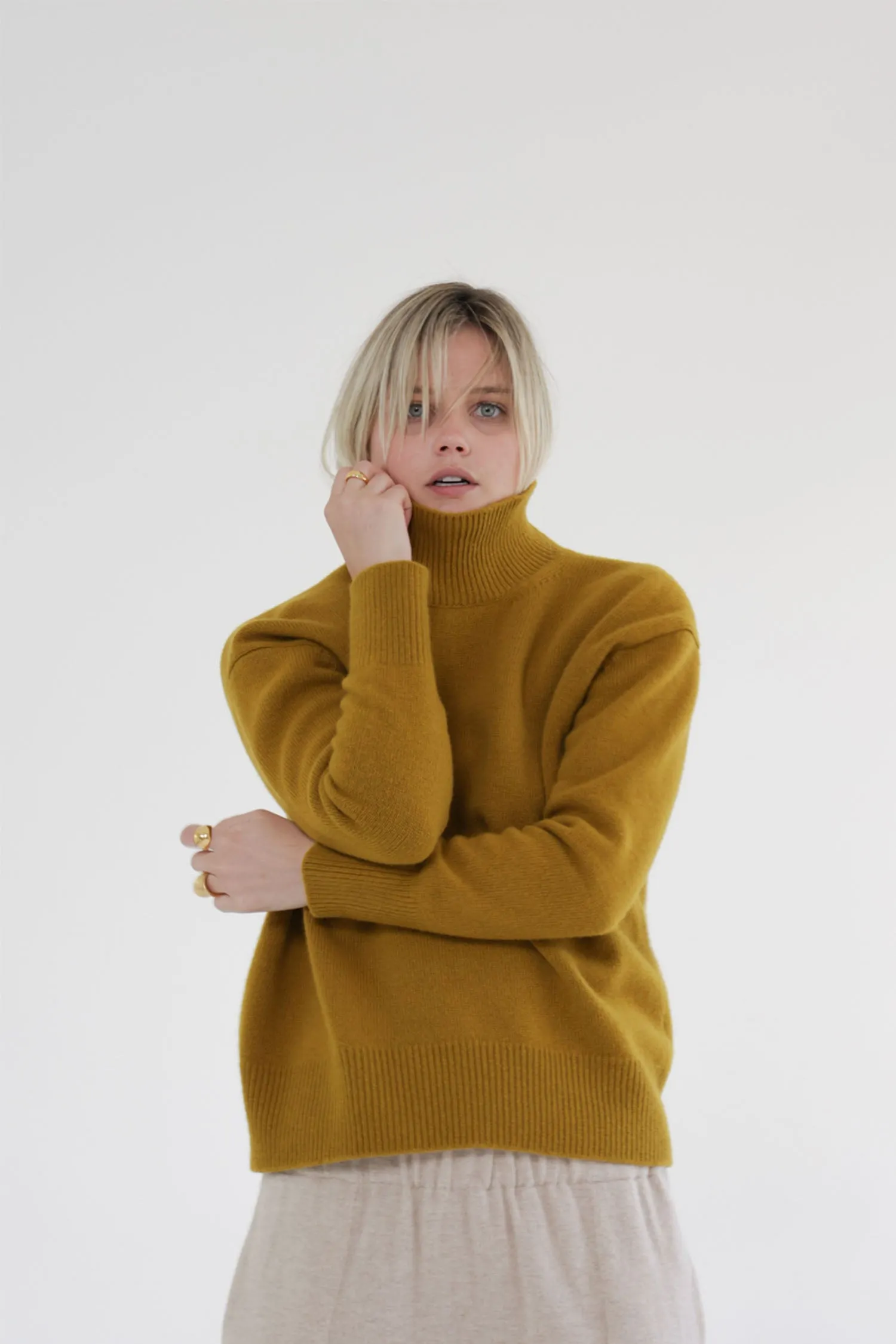 Wool turtleneck long sleeve sweater